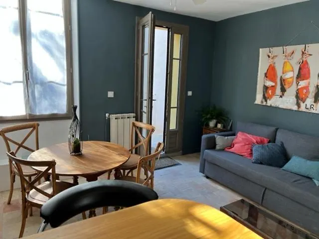 Appartement Mas De Silvacane La Roque-d'Antheron 0*,  France