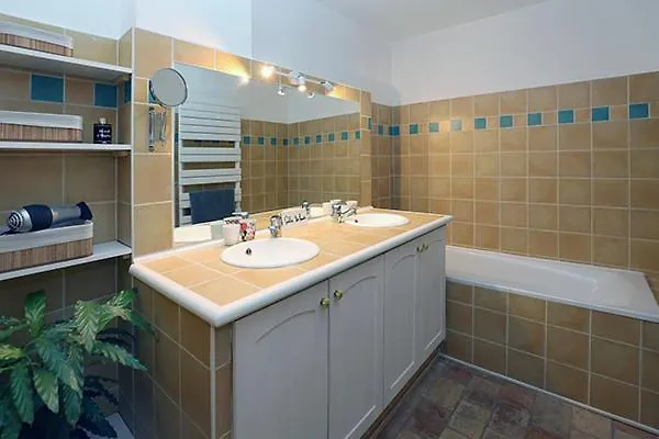 Appartement Mas De Silvacane La Roque-d'Antheron France