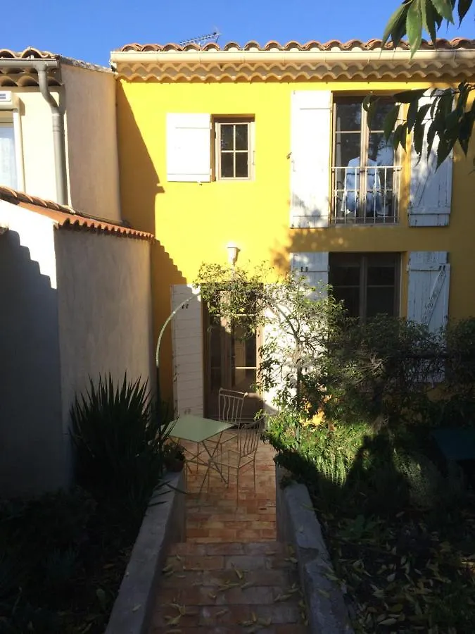 Appartement Mas De Silvacane La Roque-d'Antheron 0*,